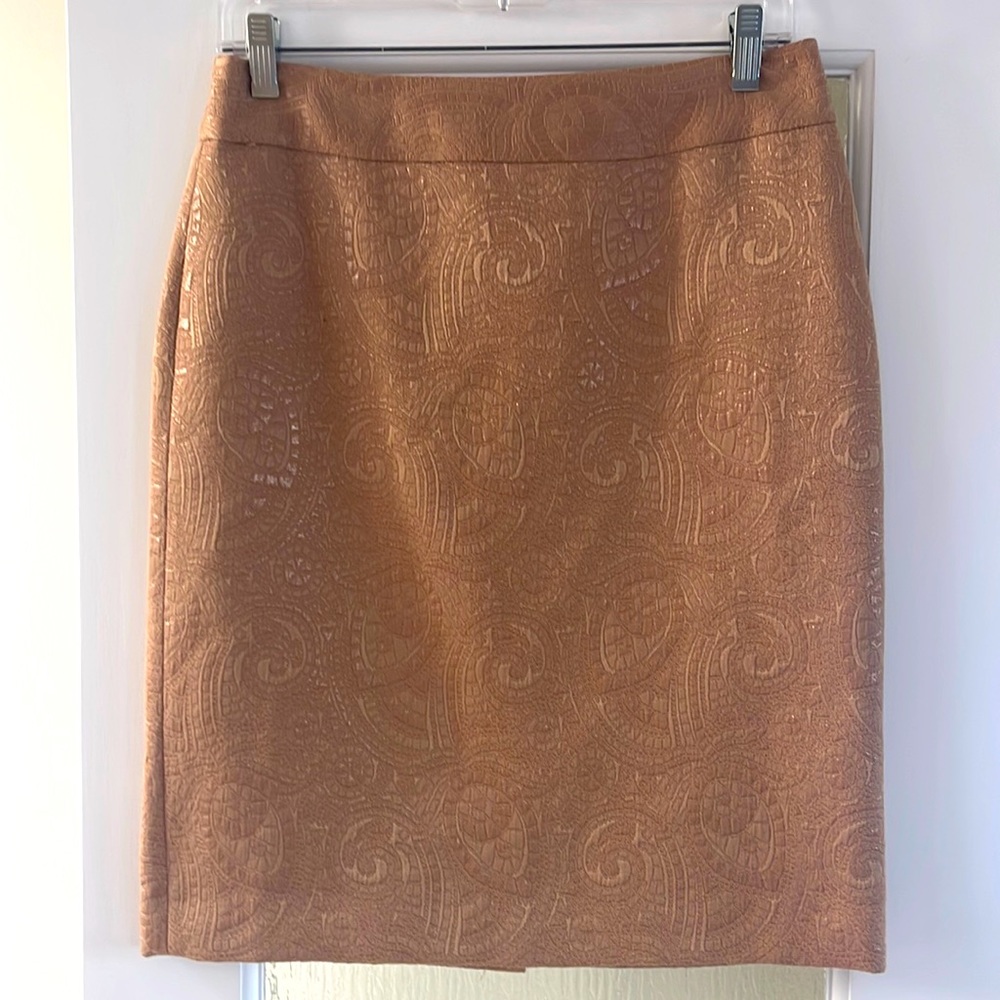 Banana Republic gold jacquard skirt - above the knee. Back slit